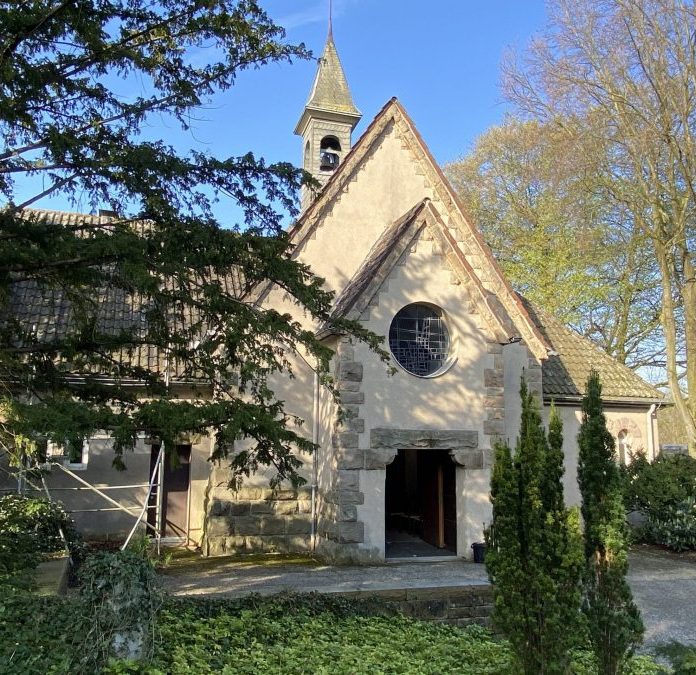 Trauerhalle auf dem Friedhof Bochum Dalhausen. Rede.Engel