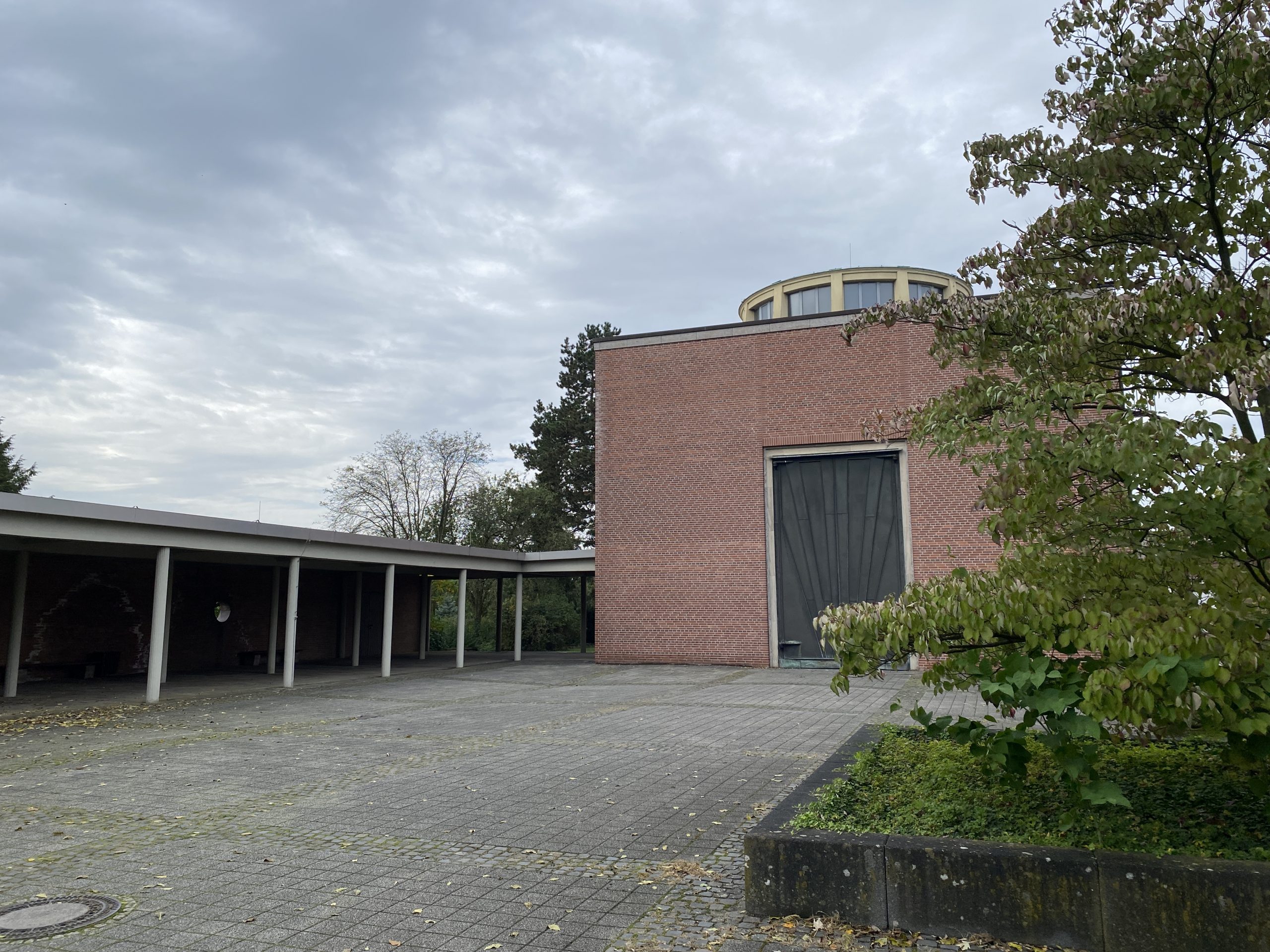 Neue Trauerhalle, Hauptfriedhof Mülheim