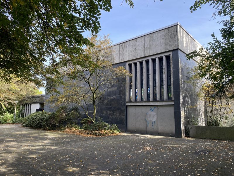 Trauerhalle Hellweg Friedhof in Essen. Rede.Engel
