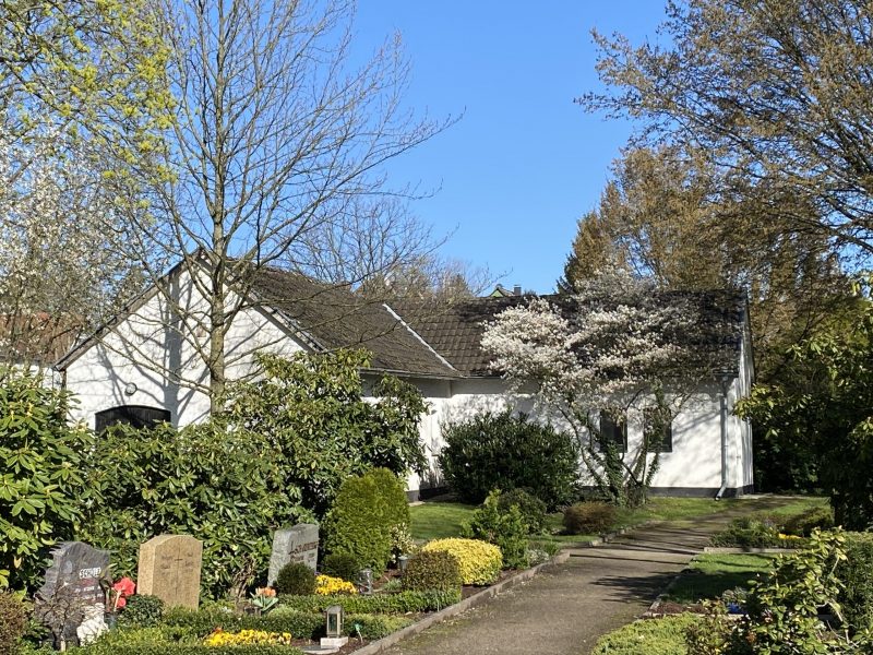 Trauerhalle katholischer Friedhof Essen Heisingen.Rede.Engel