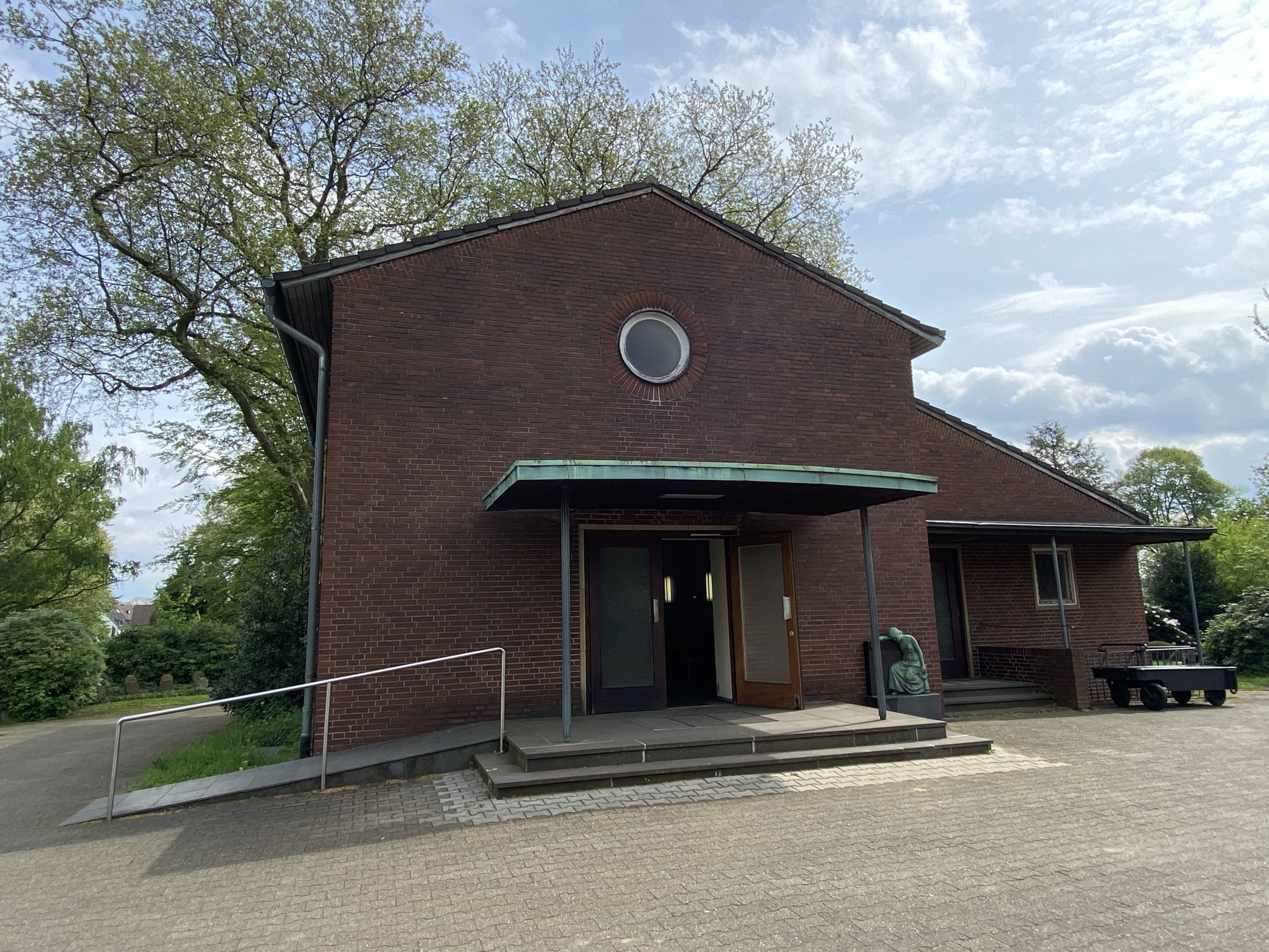 Trauerhalle Friedhof Essen-Kray. Rede.Engel
