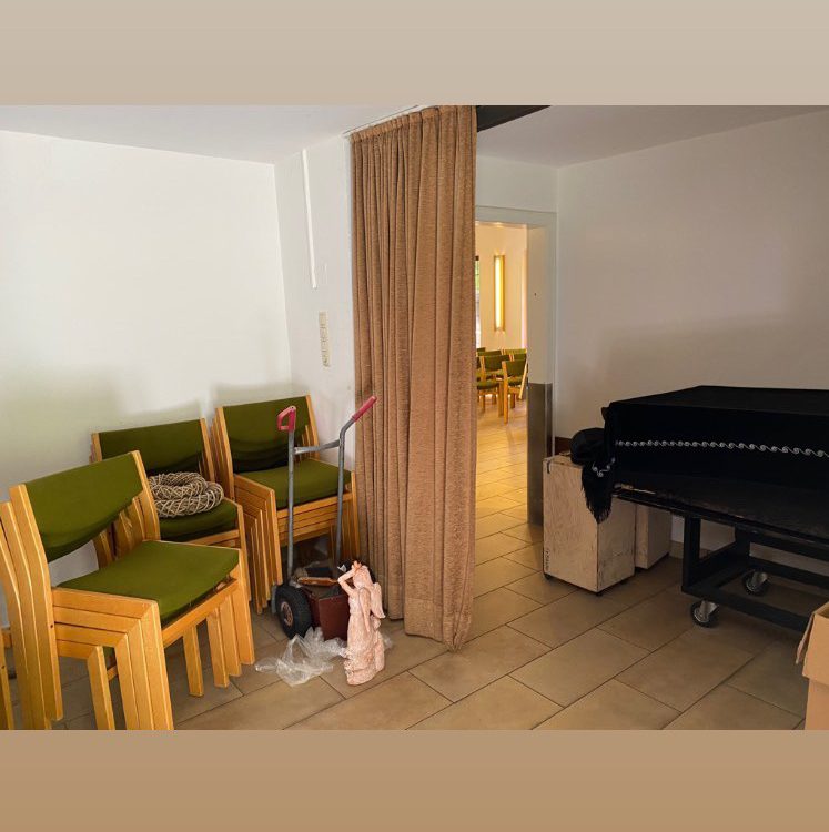 Hinterzimmer in der Trauerhalle auf dem Aubergfriedhof, Mülheim a.d.R. Rede.Engel