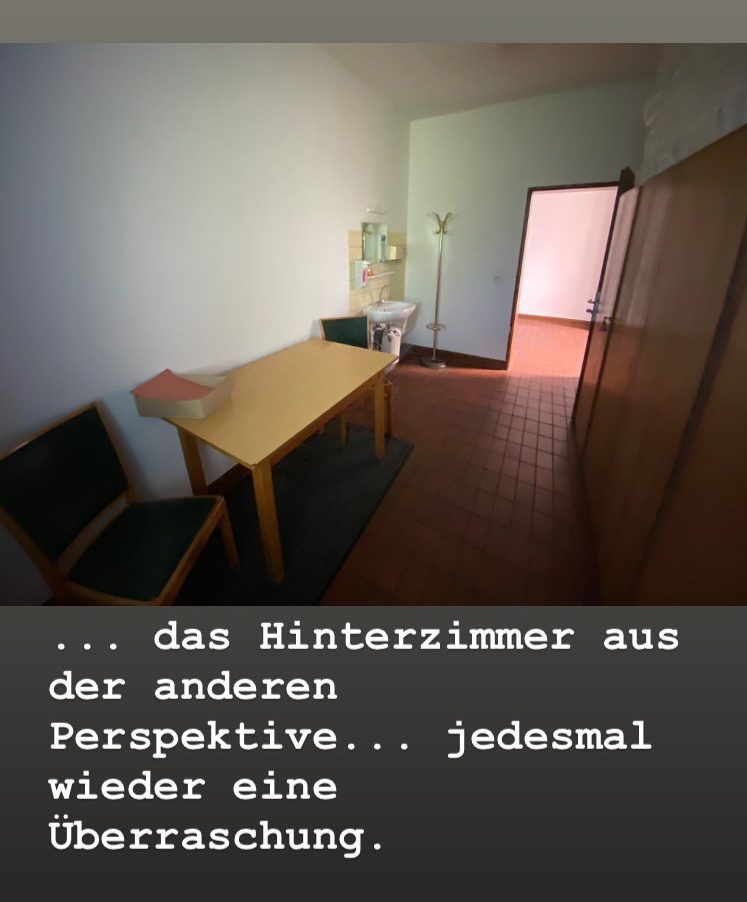 Friedhof Styrum, Mülheim a.d.R., Trauerhalle, Hinterzimmer. Rede.Engel
