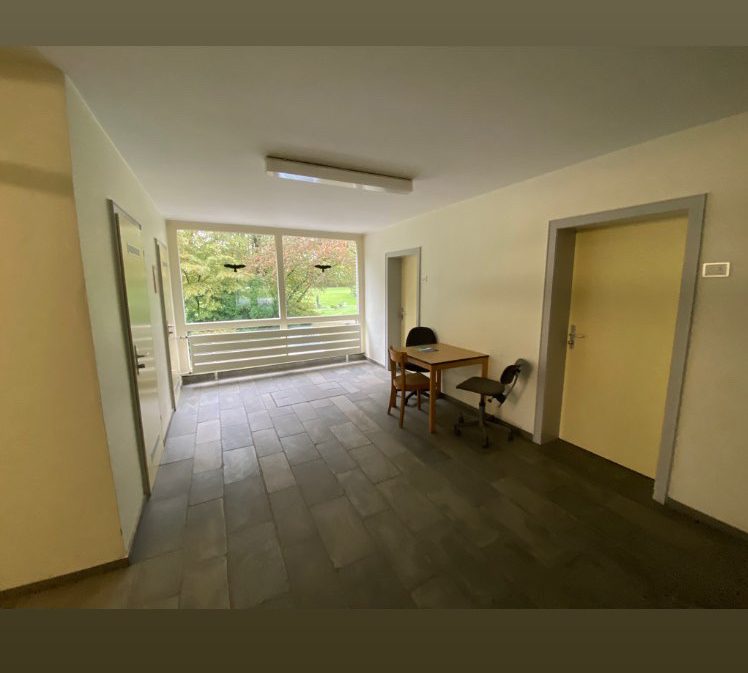 Friedhof Mülheim Heißen, Trauerhalle, Zwischenraum. Rede.Engel