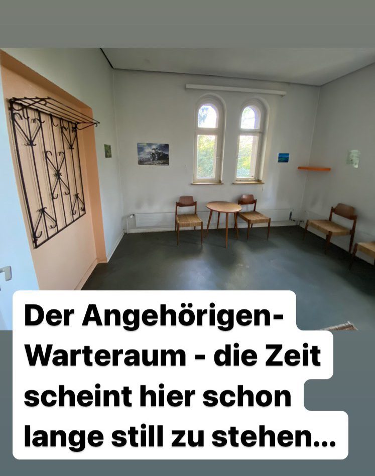Warteraum in der Trauerhalle, Friedhof Bochum Dalhausen.Rede.Engel