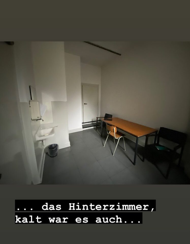 Raum in der alten Trauerhalle Parkfriedhof Essen. Rede.Engel