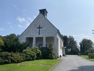 Evangelischer Friedhof Velbert-Trauerhalle-Claudia Engel-Trauerrednerin