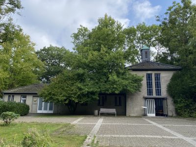 Friedhof Bochum Querenburg- Trauerhalle-Claudia Engel