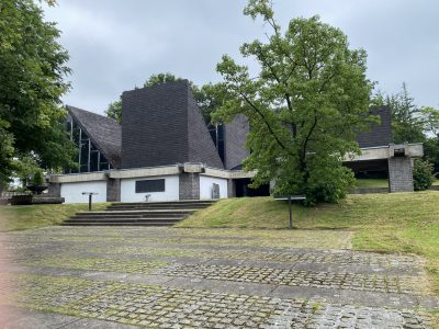 Kommunaler Friedhof Essen Überruhr-Trauerhalle-Claudia Engel-Trauerrednerin